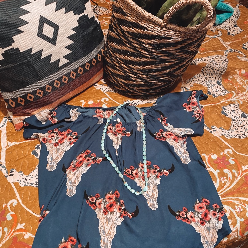 Longhorn flower blouse 🐂🌸
